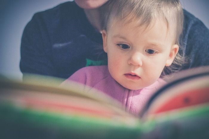 Ce mois-ci la famille est à l'honneur avec les comptines câlines.