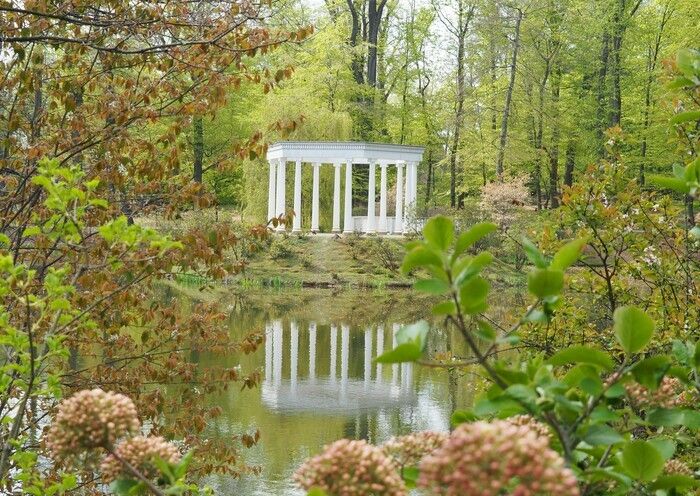 Liebesbotschaften im Kleinen Tannenwald und Führung mit Landschaftsarchitektin Elzbieta Dybowska im Großen Tannenwald