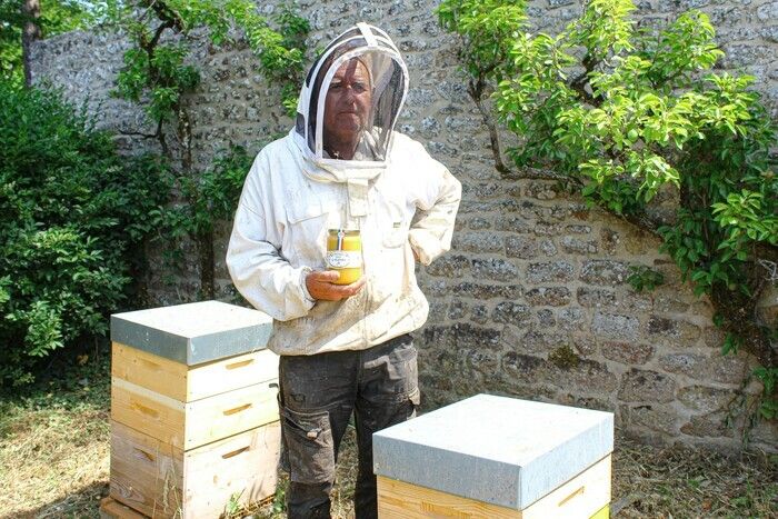 Rejoignez-nous pour un atelier pédagogique animé par Michel, notre apiculteur passionné, suivi d'une dégustation de miel, de gâteaux et biscuits.  Venez découvrir les secrets de l'apiculture !