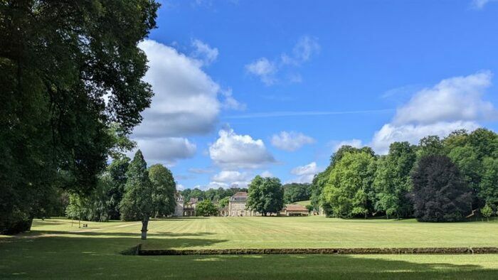 Dans le cadre des Dimanches de l’Abbaye, VISITE GUIDÉE Botanique & Historique du parc de l’abbaye de Trois-Fontaines le Dimanche 21 juillet à 15h30.