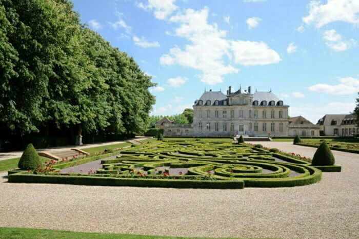 Liebe Besucher, willkommen im Schloss von Omonville.