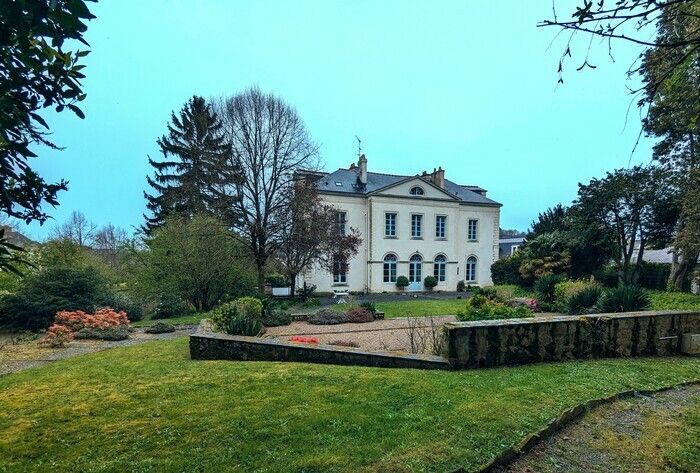 Im Rahmen der Rendez-vous aux jardins öffnet die Stadt Redon ausnahmsweise die Türen der Unterpräfektur, um die grüne Umgebung zu entdecken, die sie umgibt. Entworfen im ersten Ich...