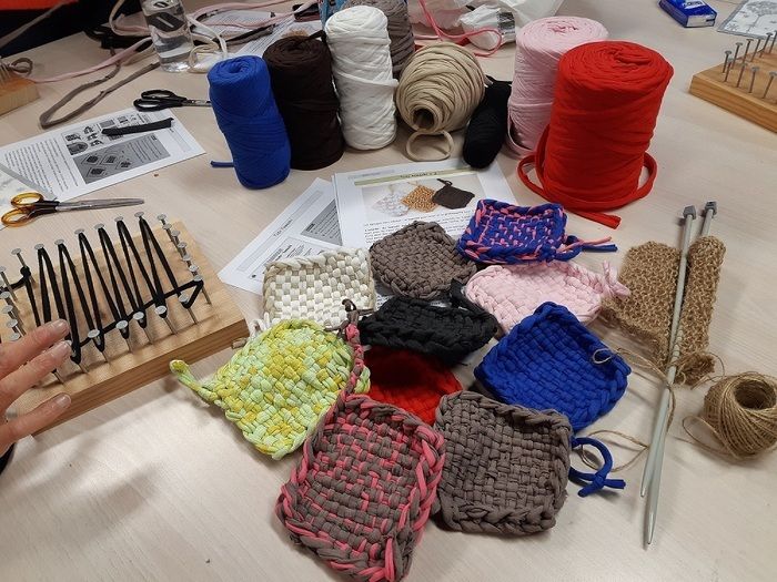 Créez votre éponge tawashi "écolo". Crochet, tissage ou tricot, c'est vous qui choisissez ! Faites des économies tout en agissant pour la planète.