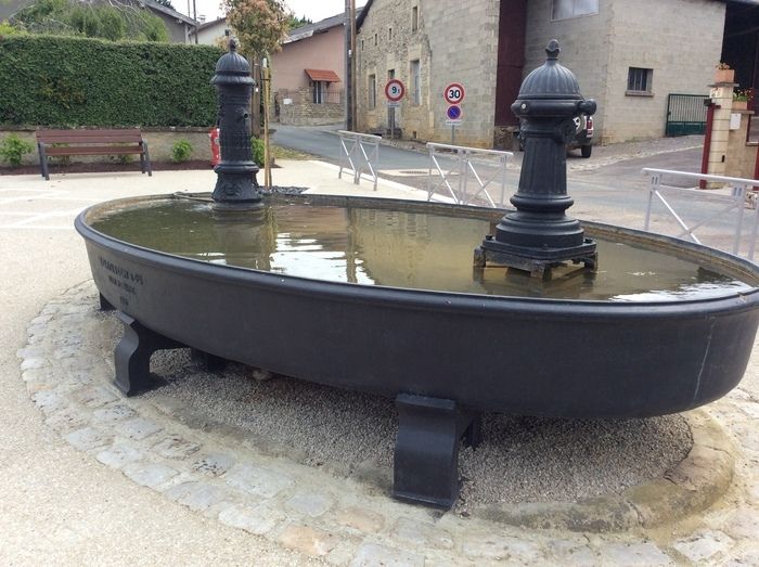 Le départ du circuit se fait au premier lavoir du Haut, rue Saint-Martin et conduira jusqu'au deuxième lavoir, « le Sauveux », route de Fays....