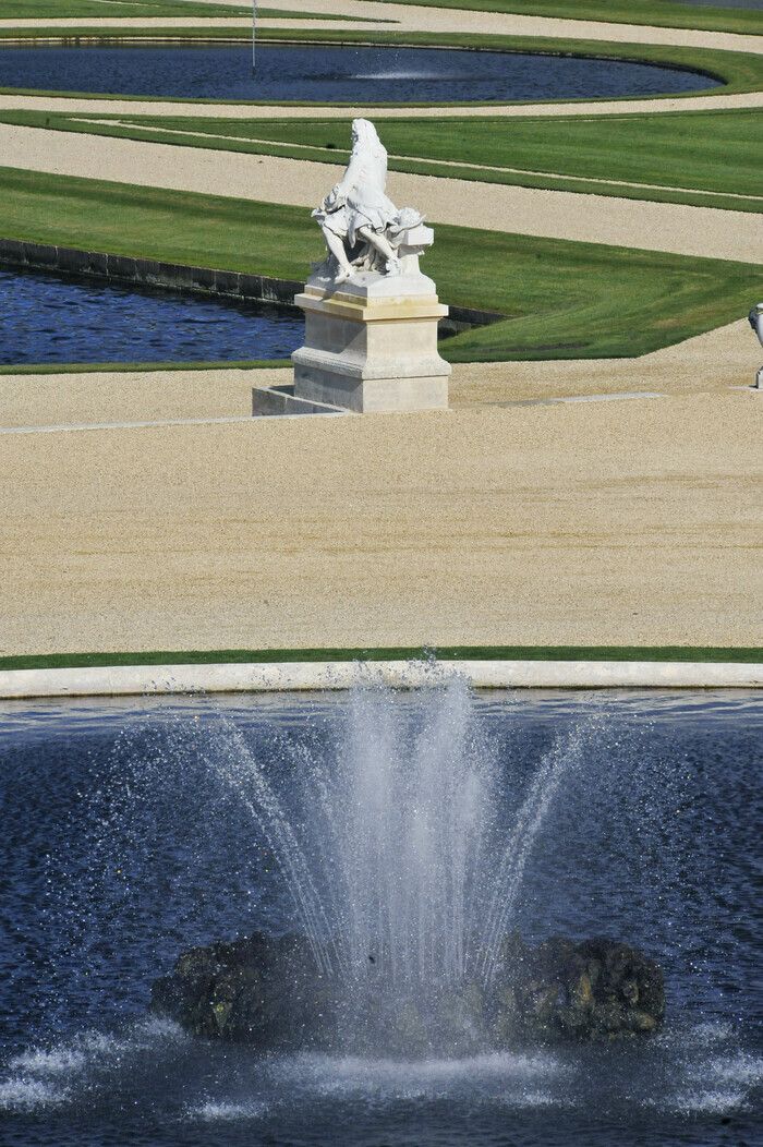 Der Führer bietet Ihnen eine Tour durch die Chantilly-Gärten aus dem 17\. und 18\. Jahrhundert, während Sie die Biodiversität des Parks entdecken können. Eine Tour, die es Ihnen ermöglicht, ein Erlebn