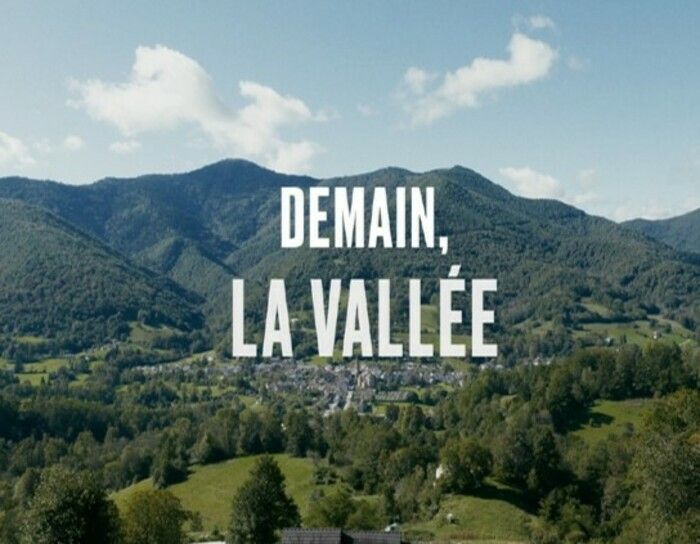 Venez découvrir le documentaire DEMAIN LA VALLÉE, sur un processus de démocratie participative innovant, suivi d’un débat avec Juliette Lombardon et Pierre Maclart.