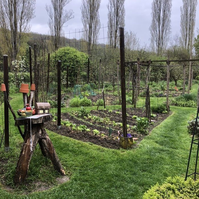 Besuchen Sie anlässlich der «Termin in den Gärten 2024» den Garten des Priorats Ferté-Loupière. Für Ihre Kinder werden Spiele angeboten.