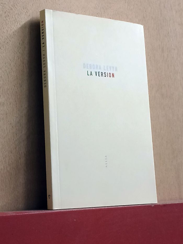 Publié aux édition Allia l’été dernier, LA VERSION n’est pas passée inaperçu. Debora Levyh viendra nous présenter son parti pris pour l’écriture de son premier livre.