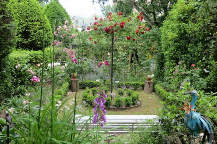 Freier Besuch des Gartens des Ateliers du Mille Pattes. Sie werden von Pierre Pasteau begrüßt, dem Gärtner, der Ihnen seinen Garten vorstellen und Ihnen einen Plan geben wird.