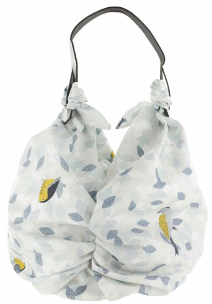 Réalisez un sac à main ou pour les courses avec une anse style Miyako (sac en origami), à partir de matériaux recyclés.