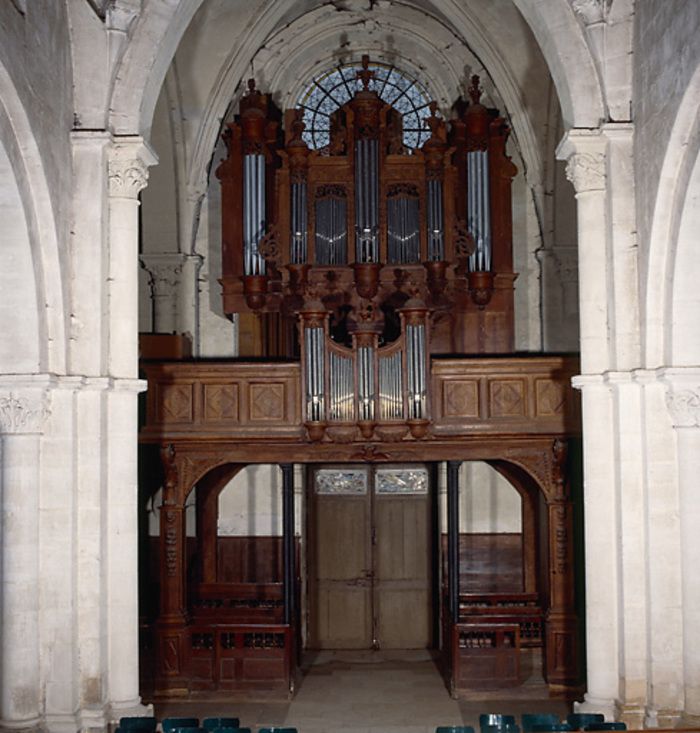 D’un point de vue architectural, les influences de la Lorraine et de la Champagne lui confèrent son originalité et les transformations et ajouts réalisés au fil du temps n’entament pas son harmonie.