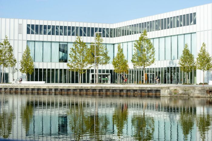 Venez découvrir la bibliothèque sous l'angle de l'achitecture.