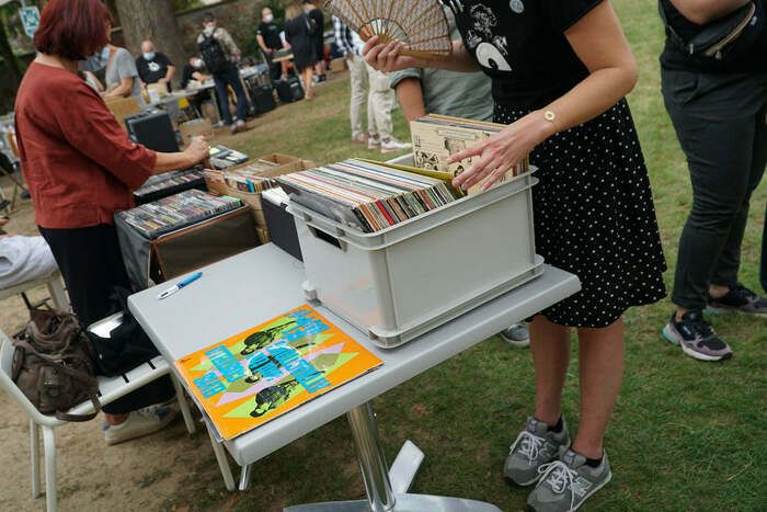 Venez échanger, vendre ou acheter vos instruments, CDs, vinyles... dans le parc de La CLEF !