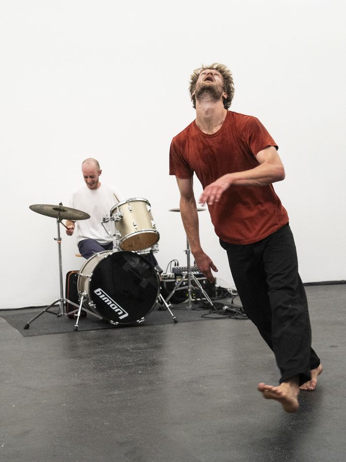 Une œuvre chorégraphique et musicale d’où jaillissent des émotions brutes et primitives. Dans le cadre du Festival Danse hauts-de-France Le Grand Bain.