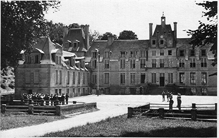 À l'occasion du 80ème anniversaire du D-DAY de WWII; l'accent est mis sur "Un château sous l'occupation allemande de 1941 à 1944. Visite commentée à partir des archives du château.