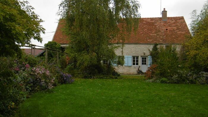 Der Jardin de la Clochette im Zentrum der Gemeinde Charmes ist ein privater Garten im englischen Stil.