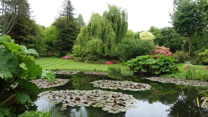 Der Garten als Lebensart in der Natur: Entdeckungstour durch den Landschafts- und Botanischen Garten von KerLouis.