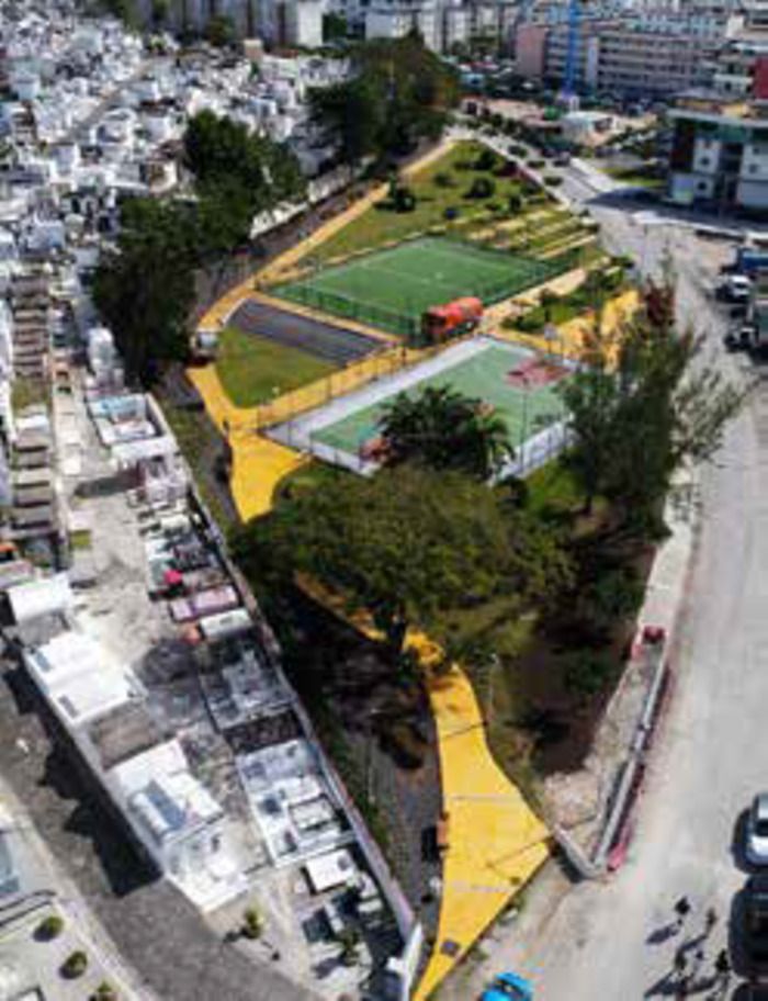 Im Rahmen der Rendez-vous aux jardins führt Sie ein Fremdenführer der Städte und Länder der Kunst und Geschichte durch den elliptischen Park der Stadt Pointe-à-Pitre.