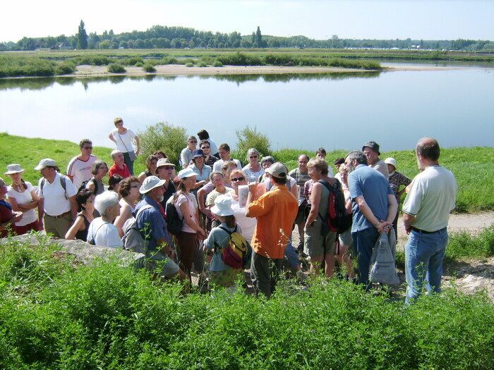 Eine zweistimmige Wanderung, um diesen Fluss anders zu sehen, an der Kreuzung der Blicke auf das natürliche und gebaute Erbe, vorbei an der Karlsbrücke. Ausgangspunkt: Museum der Geschichte der...