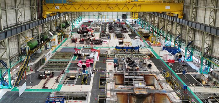 Visite des installations de la centrale nucléaire de Fessenheim actuellement en phase de pré démantèlement. Découverte des métiers liés au démantèlement de centrale nucléaire