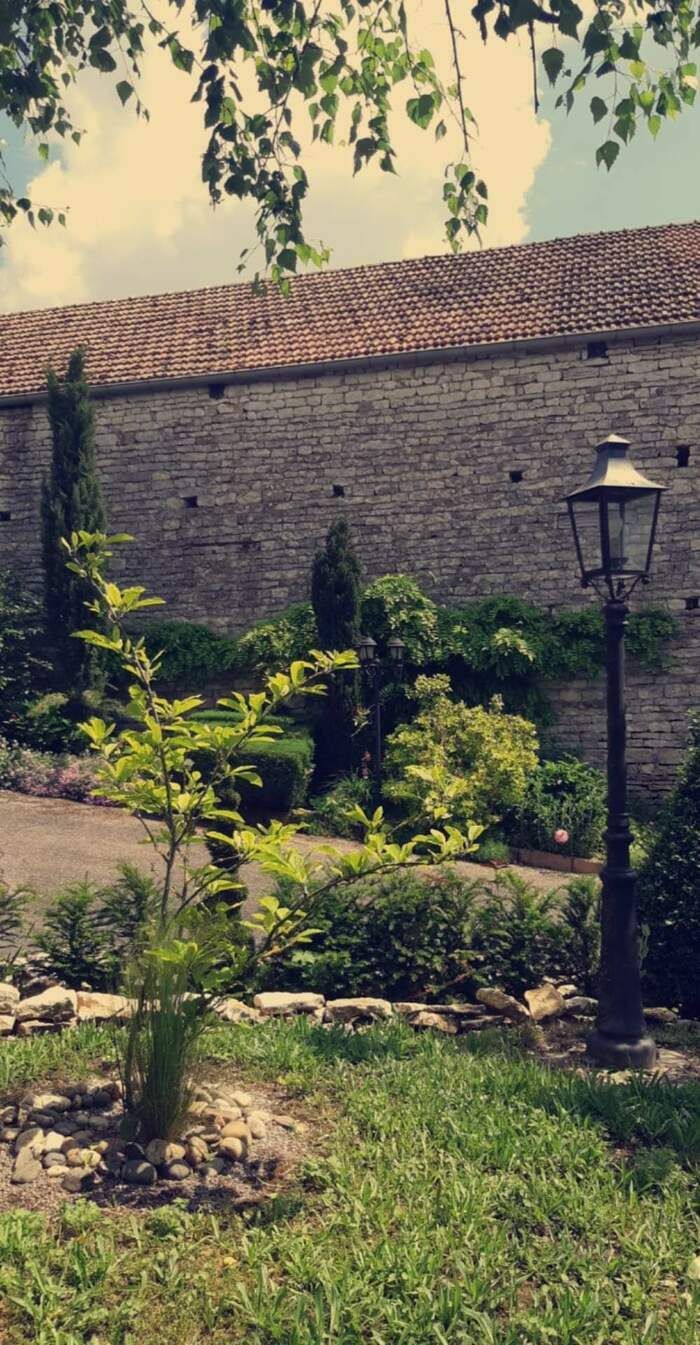 Le jardin d'Océanne a été créé en 2008. Collection d'arbres, d'arbustes et de plantes vivaces sur un terrain de 30 ares. Il vous accueille pour la 4e année, dans le cadre de Rendez-vous aux jar...