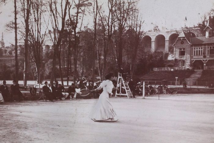 Dans le cadre de la Semaine pour l’Égalité et les Droits des Femmes et à l’occasion des JO Paris 2024, retrouvez-nous en direct tous les jours à 18h pour évoquer l’histoire du sport féminin.