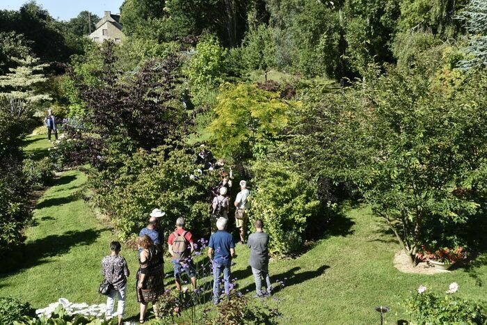 Führung durch einen botanischen Garten.