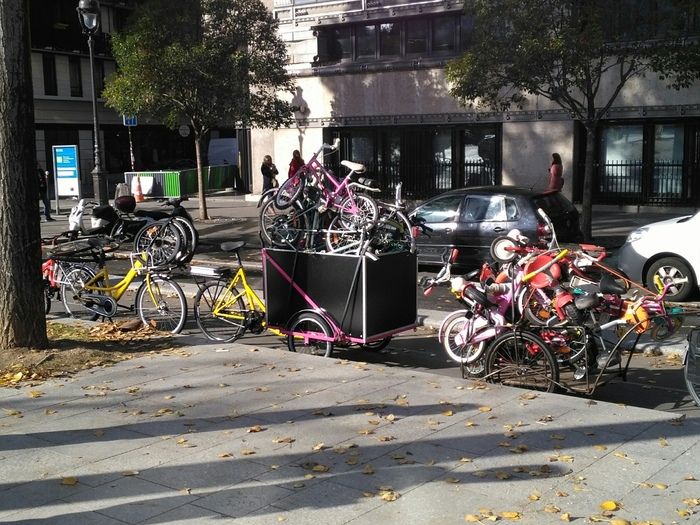 Un atelier collecte c'est : un espace de collecte de vélos que leurs propriétaires ne veulent plus et qui pourront être redonnés à d'autres & un espace d'autoréparation et de partage des savoirs-faire