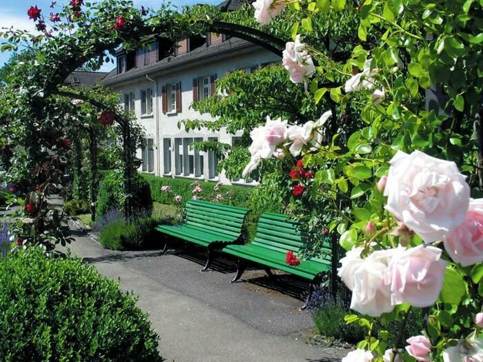 Direktoren Führung im Schlosspark Arenenberg. Blütenzauber der Bodenseegärten.