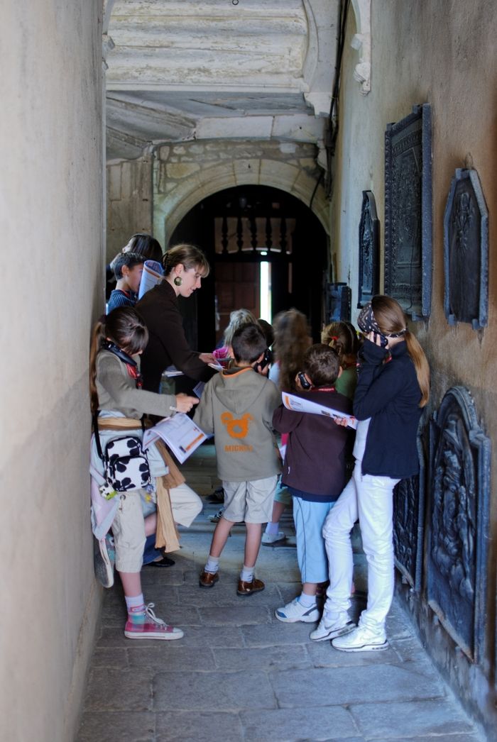 Le Service Patrimoine de la Ville de Langres et l’Office de Tourisme du Pays de Langres proposent pour l’été un programme d’animations destinées aux enfants de 6 à 12 ans.