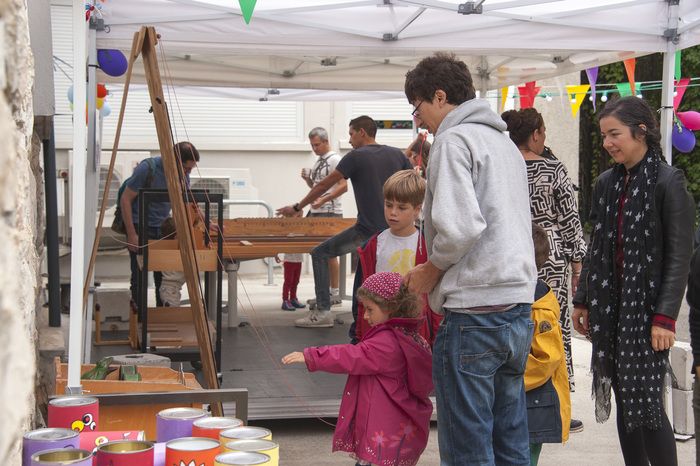 Le jardin des Archives devient le temps d’un week-end le territoire des enfants qui nous rendront visite. Pour eux, à disposition, jeux en bois et lectures écolo pour un moment ludique ou tranquille !