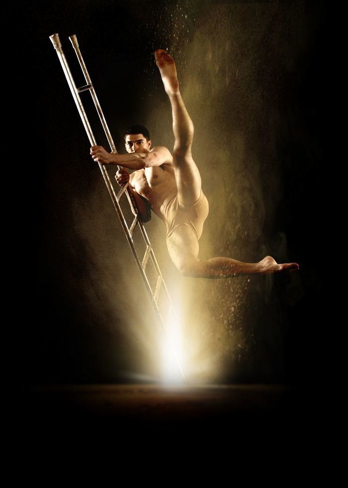 La Compagnie de Cirque Contemporain Recirquel a été fondée en 2012 à Budapest, par le réalisateur et chorégraphe Bence Vági.