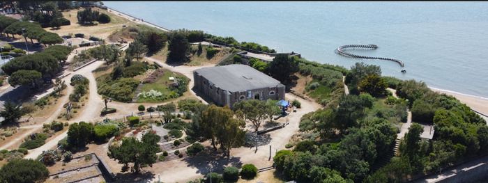 Der Parc du Littoral liegt am Rande des Meeresmuseums auf der Esplanade von Mindin und überblickt den Küstenweg zur Meeresschlange (Werk von «Estuaire 2012»). Er wurde vor...