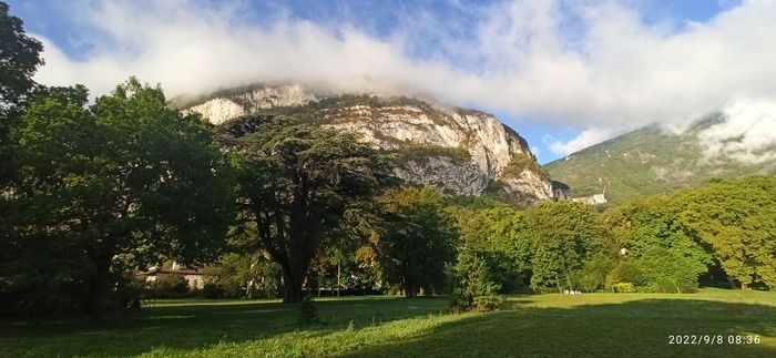 Ein freier Rundgang durch einen denkmalgeschützten Park, seine Geschichte, seine Pflanzensammlung und seine Restaurierung. 10 bis 16 Uhr.