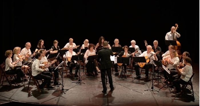 L’orchestre à plectre l’Estudiantina albigeoise proposent un programme de musiques de films et des mélodies plus classiques telles que la Symphonie du compositeur croate Luka Sorkocevik.