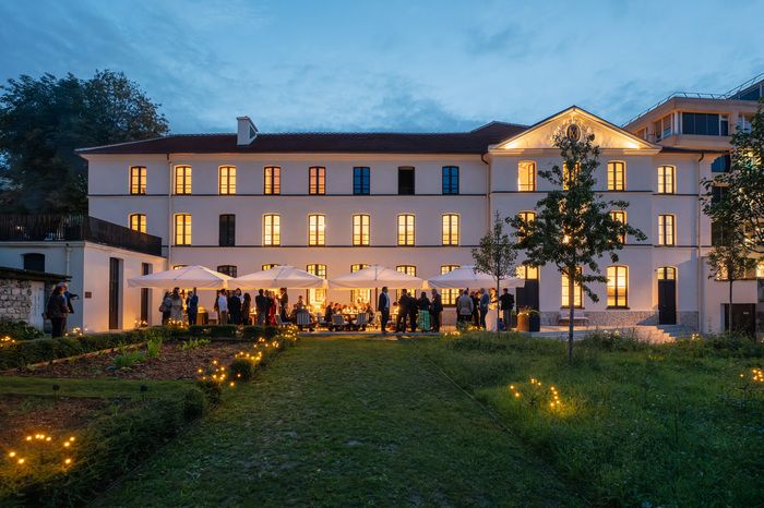 Entdecken Sie den Gemüsegarten der Domaine de la Reine Margot MGallery Collection der Accor-Gruppe. Mehr als 5.000 m² als historische Denkmäler klassifiziert, in denen mehr als 8...