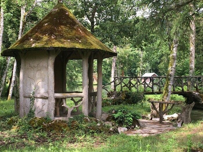 Découvrez un témoignage unique de l’art de la rocaille en 1900.