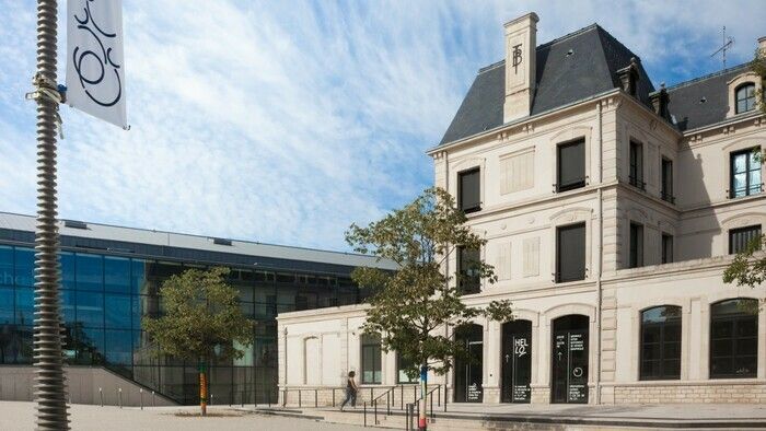 Visitez les salles des coffres de l’ancienne Banque de France, dont le bâtiment accueille aujourd’hui le Centre national du graphisme.