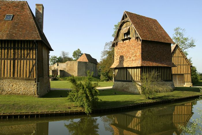 Pour les Journées Européennes du Patrimoine, venez en découvrir plus sur le château de Crèvecœur et la Fondation Musée Schlumberger.