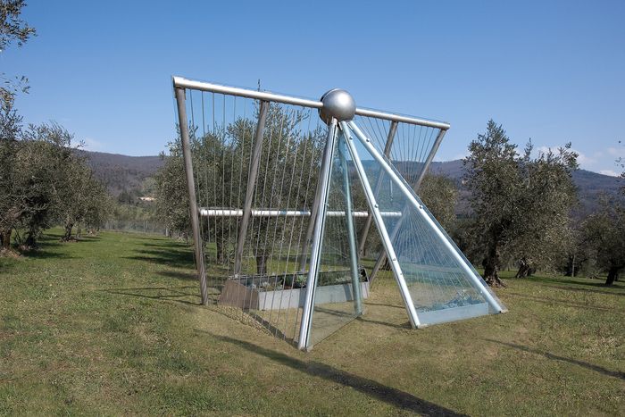 Third edition of the Prize Art and Nature. In the afternoon of June 2 will be awarded the poet Gian Mario Villalta in the park of Fattoria di Celle.