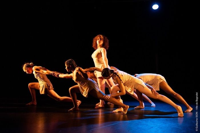 L'ensemble chorégraphique "Ainsi danse du conservatoire de danse et de musique de Bagnolet a remporté la médaille de Bronze des rencontres nationales de danse.