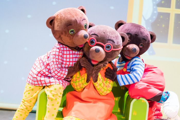 Venez en famille revivre toutes les émotions de l’enfance avec Petit Ours Brun dans un spectacle musical plein de poésie !