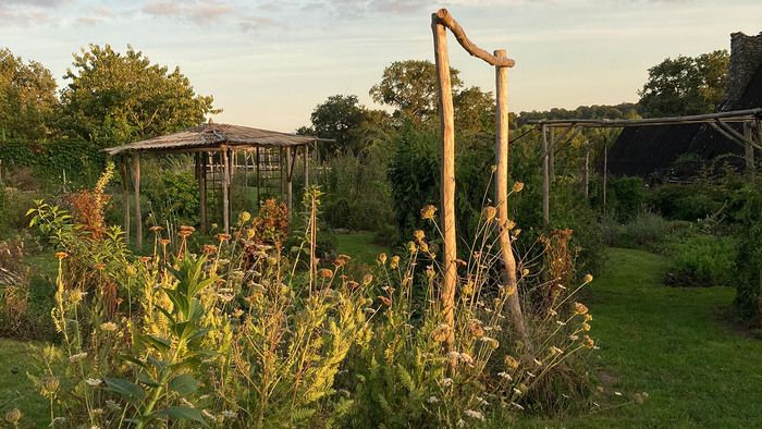 Entdecken oder entdecken Sie die Jardins des Arcands am Samstag, den 1\. Juni von 14 bis 19 Uhr und am Sonntag, den 2\. Juni von 12.30 bis 18.30 Uhr.