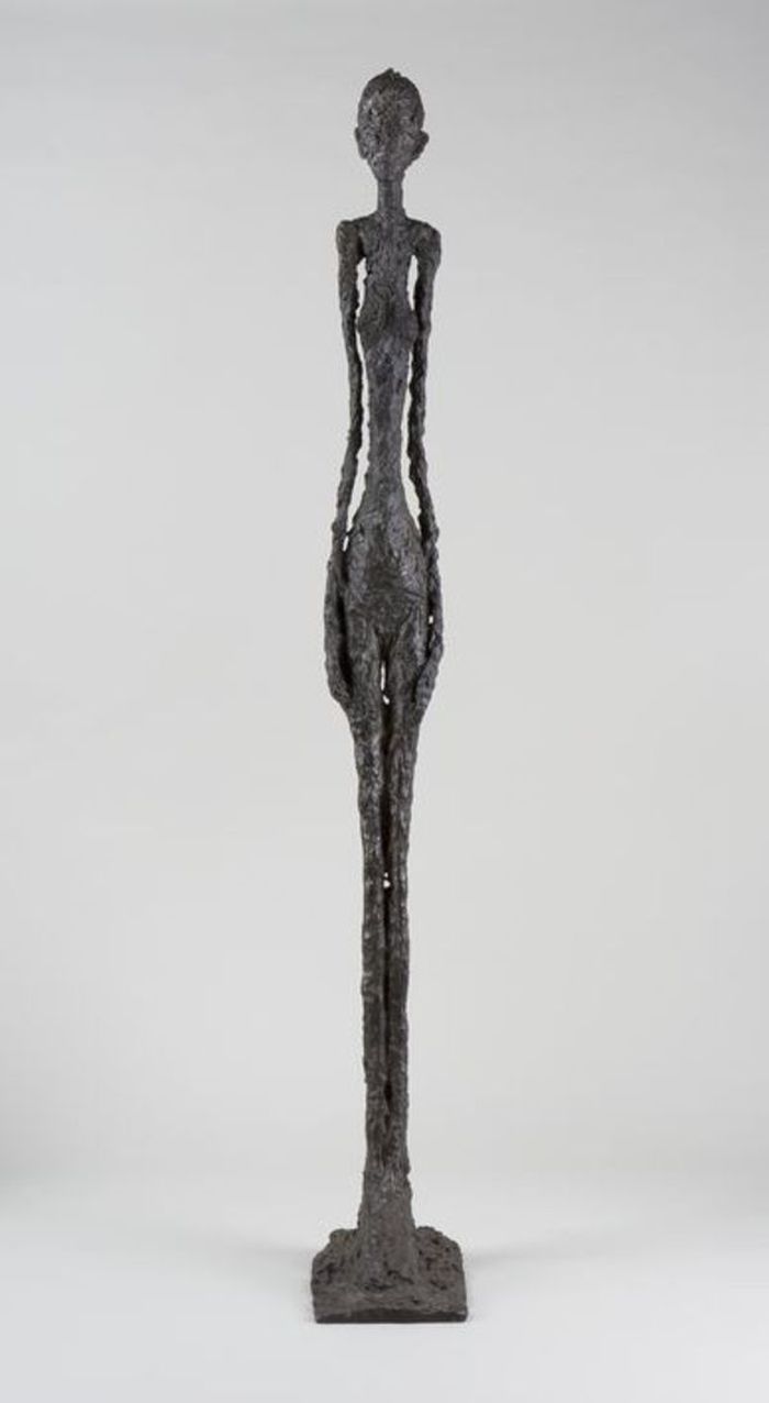 Né en 1901 dans les Grisons, actif à Paris pendant toute sa carrière, Giacometti s'est partagé entre la peinture, la sculpture et le dessins jusqu'à sa mort en 1966.