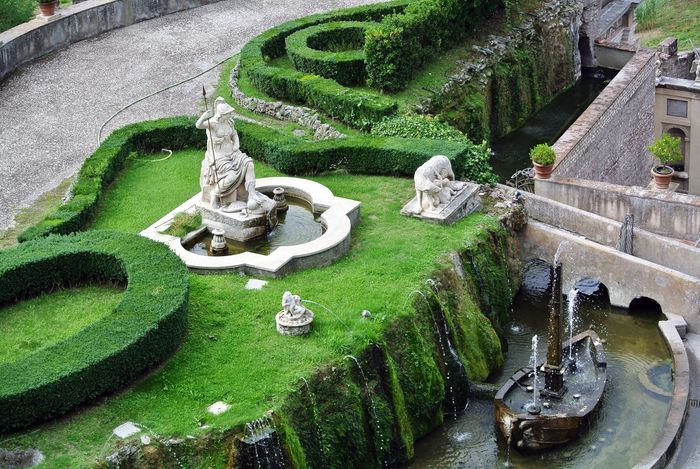 Guided theme tour in the site of Villa d'Este.