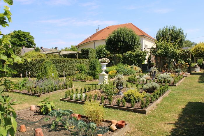 Landschaftsgarten, verschiedene Themen! Der Besuch ist kostenlos, aber wir werden für eine "Pflanzendiskussion" zur Verfügung stehen!