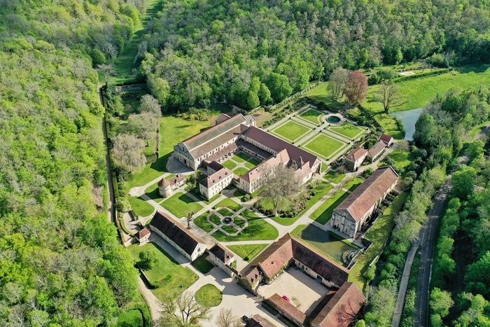 Besuchen Sie anlässlich der «Rendez-vous aux jardins» die Führungen der Gärtner von Fontenay. Entdecken Sie den neuen Garten der Einfachen und besuchen Sie die großen Gärten.