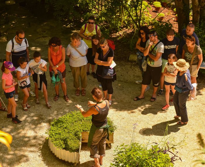 Anlässlich des Gartentreffens organisiert der Jardin des Fontaines Pétrifiantes geführte Touren von 30 Minuten ohne Aufpreis auf dem Eintrittsticket für den Garten am Wochenende des 1\. und 2\. Juni..