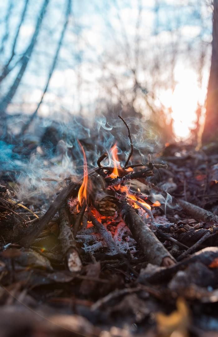 Comment le feu a-t-il été dompté à la l’époque de la Préhistoire ? Réponse avec un conte sur les origines du feu et une démonstration d’allumage de briquet préhistorique. Dans le cadre du...