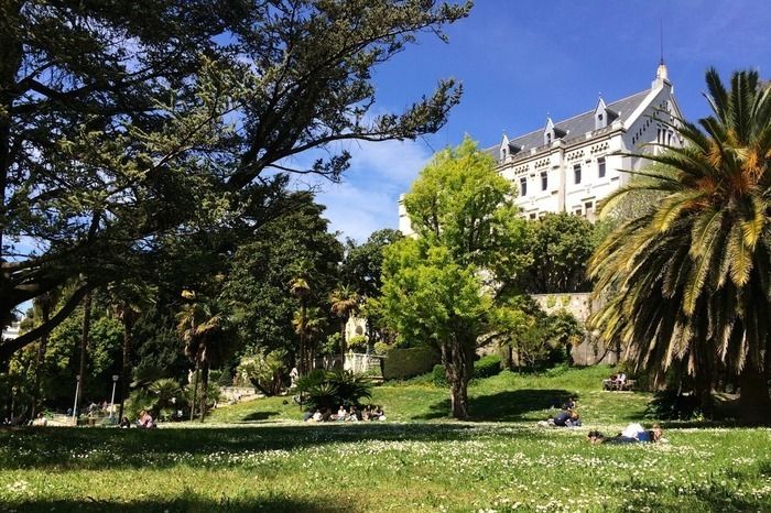 Entdecken Sie den botanischen Reichtum der Domäne Valrose bei einer kommentierten Tour durch den Park zum Thema der fünf Sinne. Weitere Informationen finden Sie unter dem Anmeldelink von Weezevent.